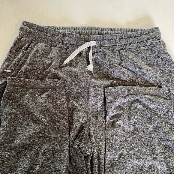 Vuori Joggers - Large - Picture 1 of 3